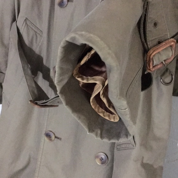 Brooks Brothers Trench coat. - Picture 7 of 8